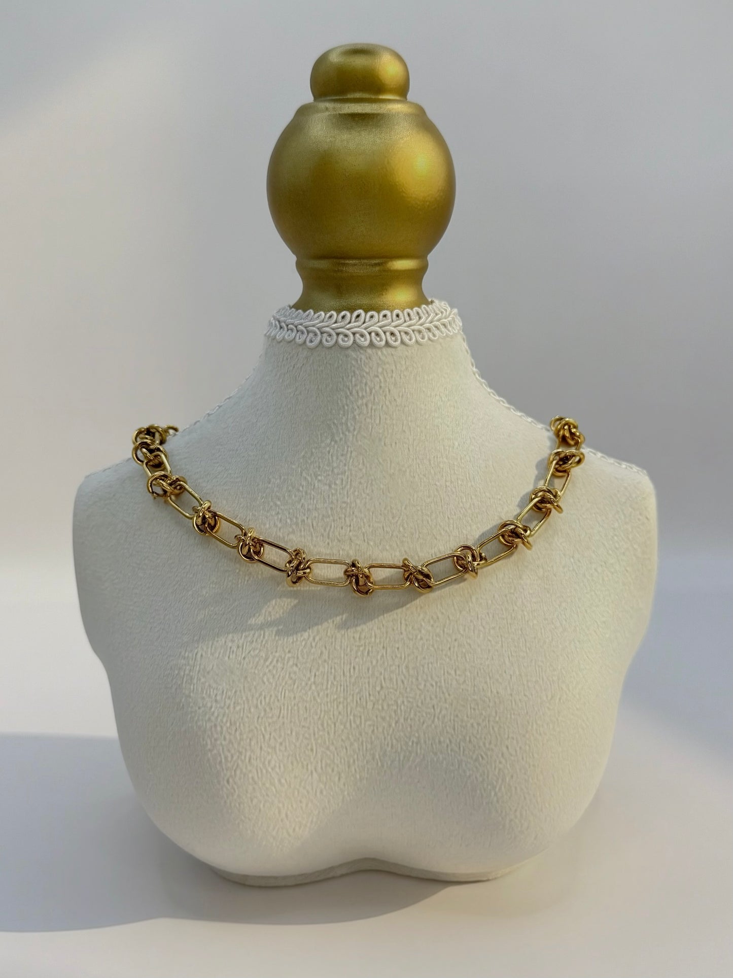 Enosi Necklace