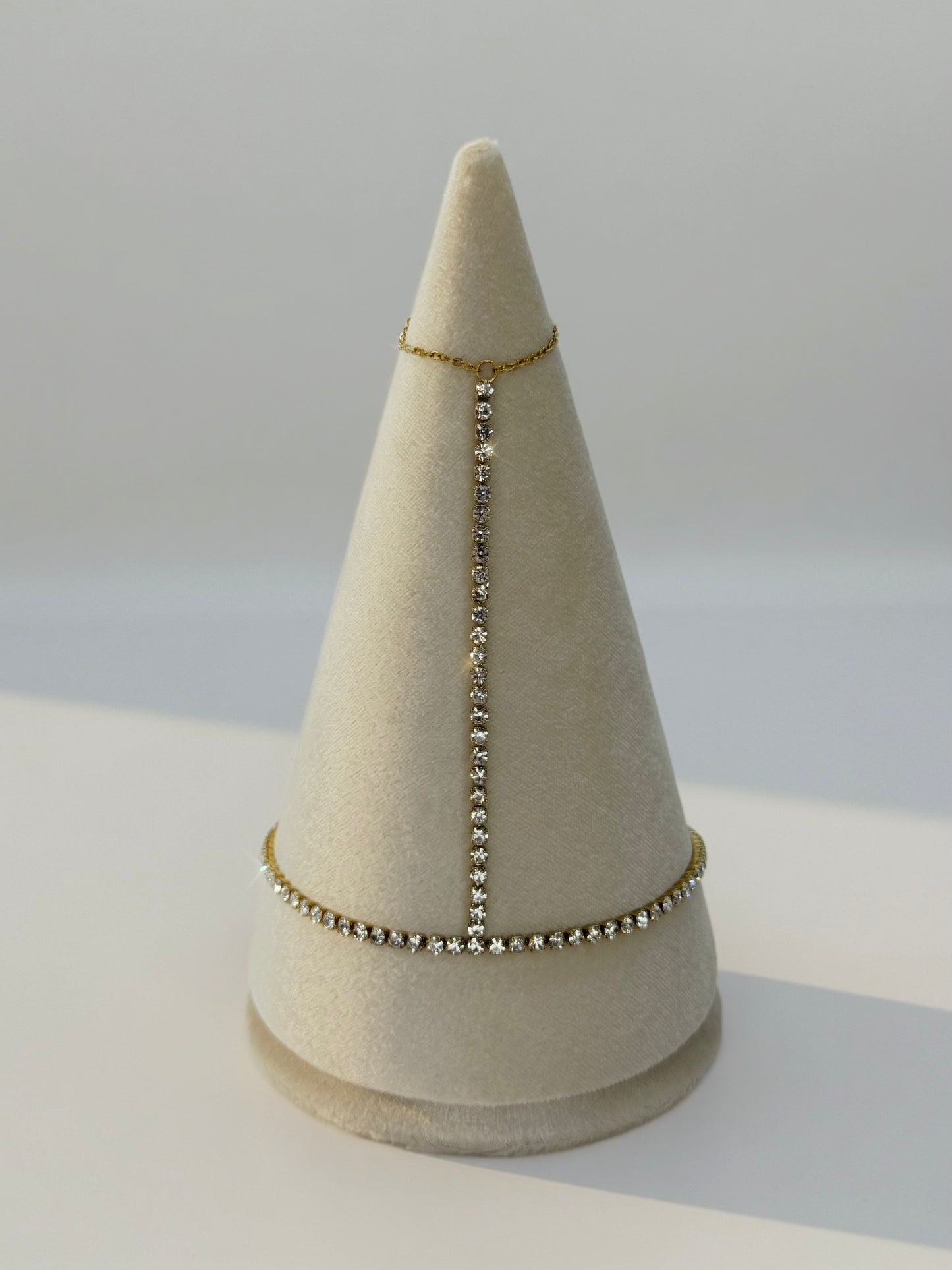 Selas Hand Chain Bracelet